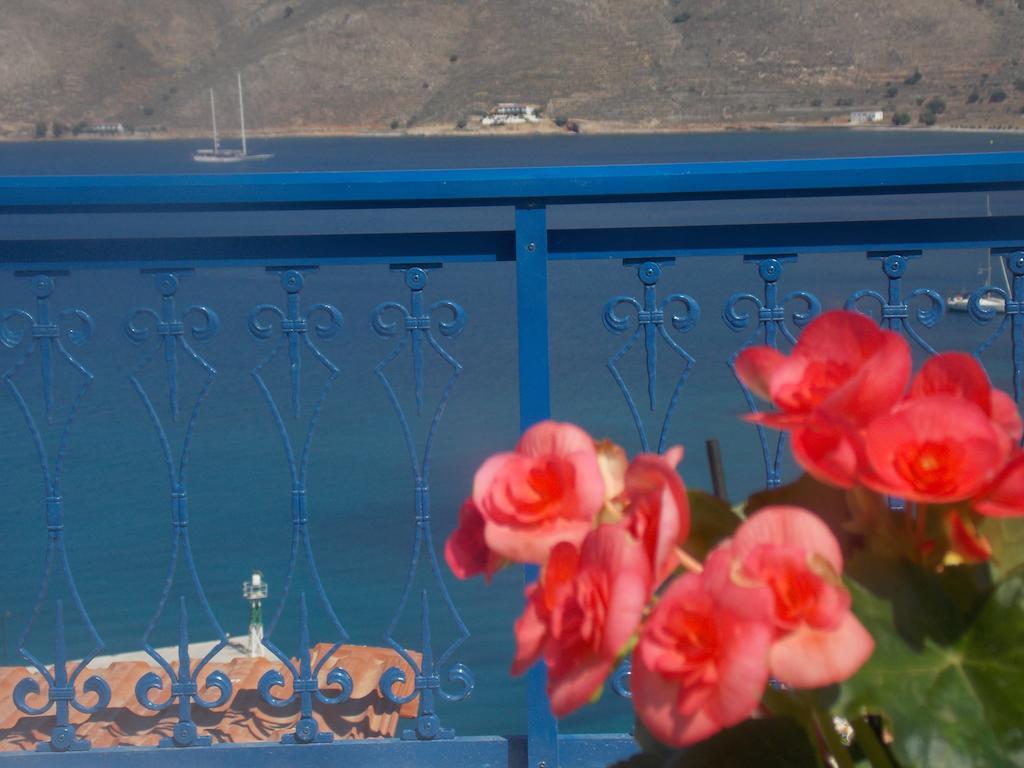 Marinas Studios Livadia  Exterior photo